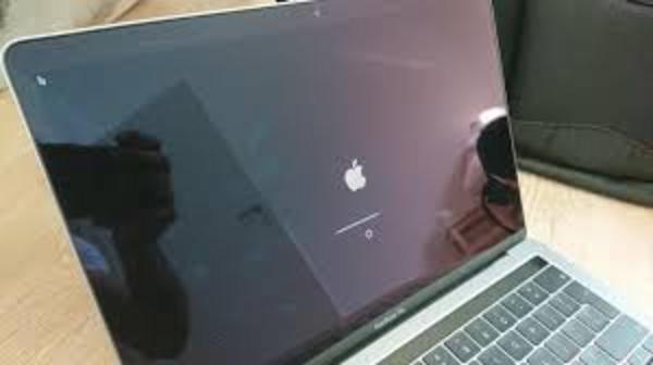 Mở đầu: Hiện tượng MacBook bị treo táo là gì và tại sao cần khắc phục sớm?