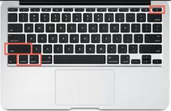 Hướng dẫn chi tiết các bước tự sửa lỗi MacBook không lên nguồn tại nhà