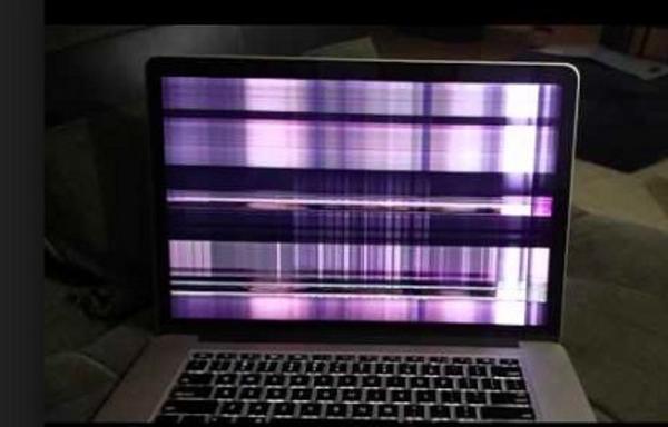 Các nguyên nhân phổ biến khiến màn hình Macbook của bạn nhấp nháy