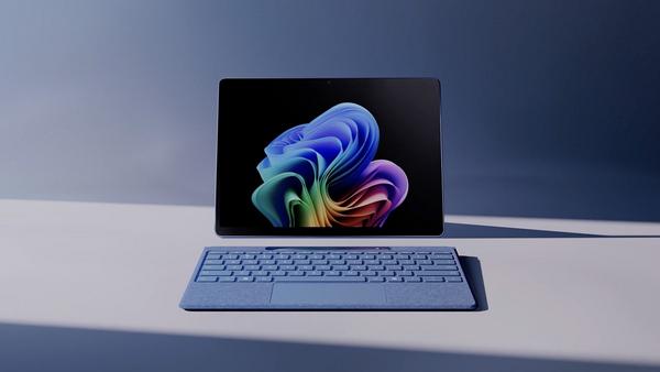 Thiết kế và Nâng cấp Màn hình OLED trên Surface Pro 11