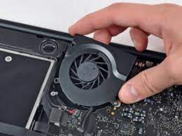 Tại sao quạt laptop của bạn lại chạy không ngừng nghỉ?