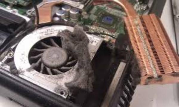 Tổng hợp các nguyên nhân phổ biến khiến quạt laptop phát ra tiếng ồn