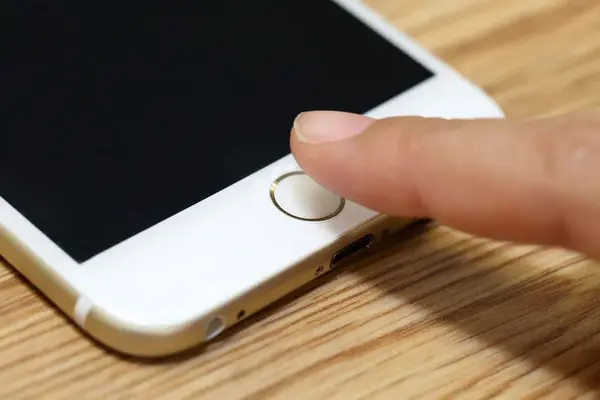 Các tin đồn và bằng sáng chế về Touch ID dưới màn hình